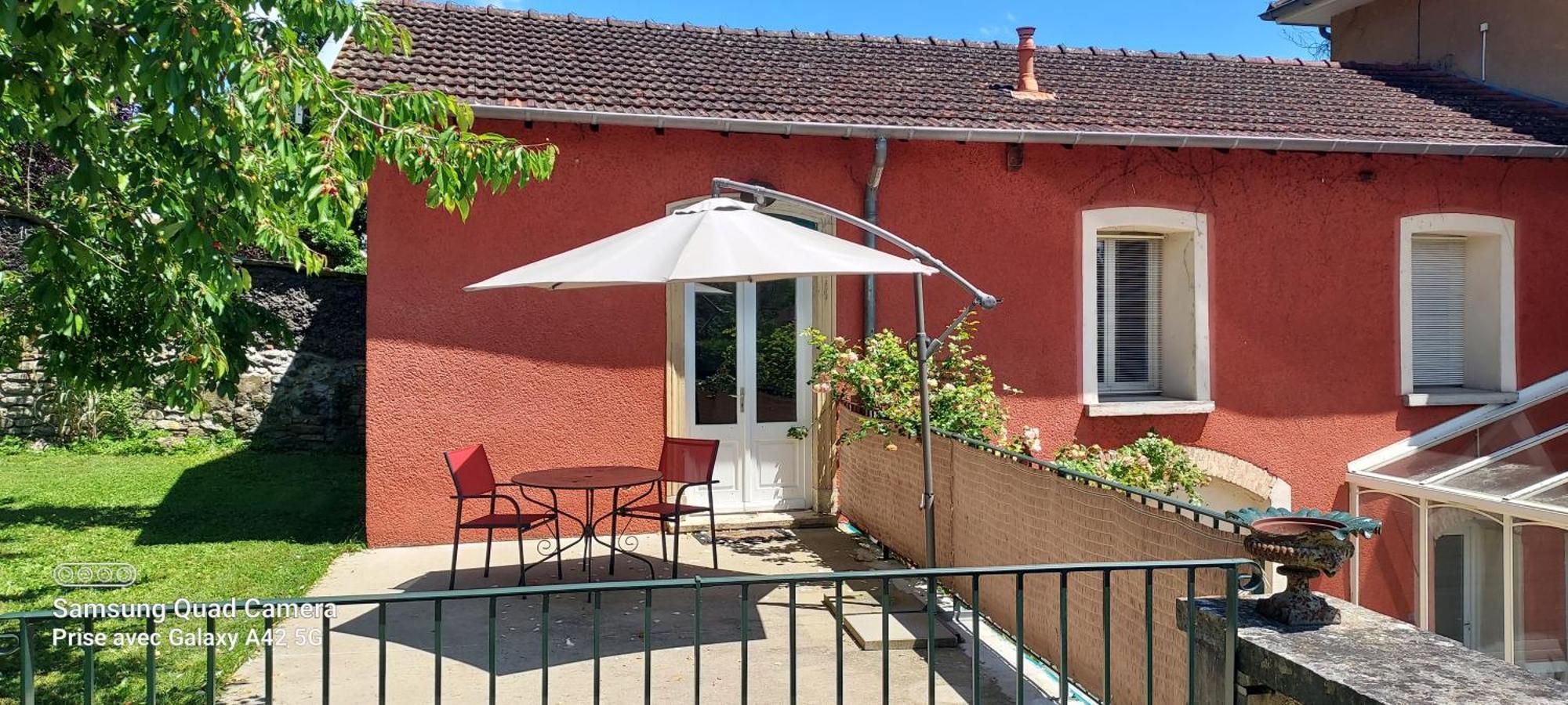 Maison Letrat La Tour-du-Pin Exteriér fotografie